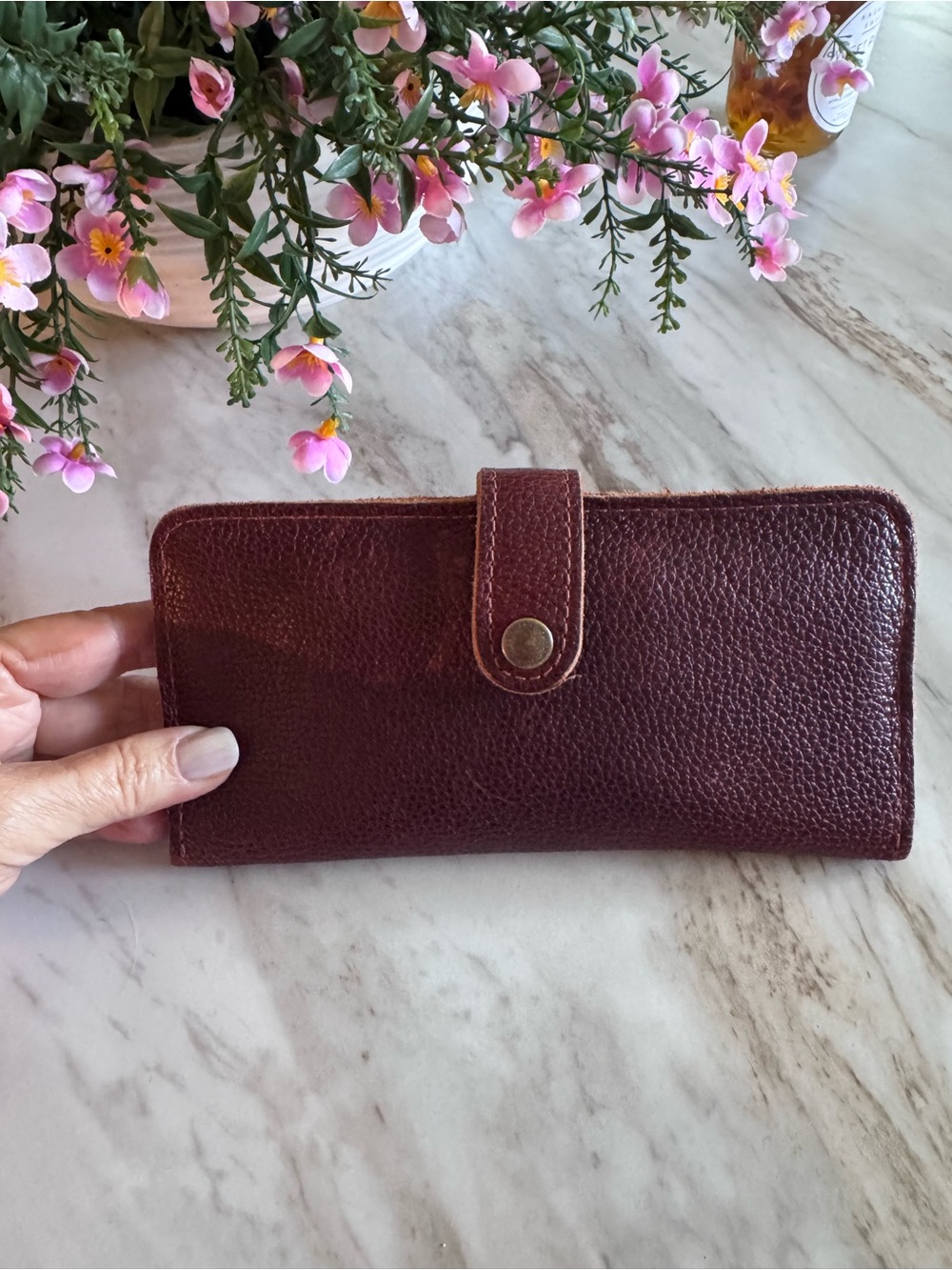 Portland Leather Pebbled leather bifold wallet - Nutmeg